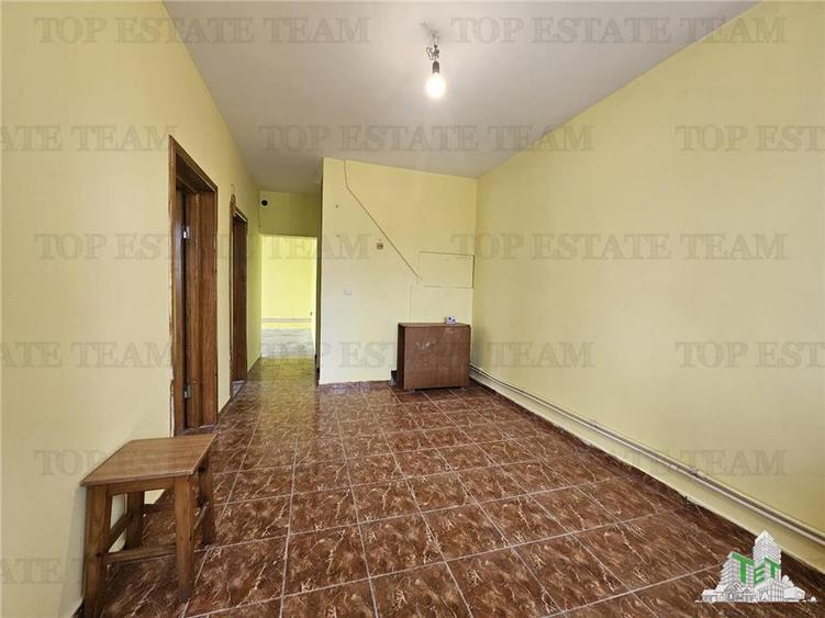 Casă individuală cu 4 camere cu Teren 280 Mp în Sud-Vest