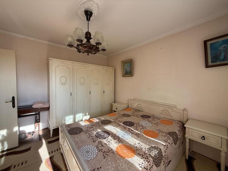 Apartament cu 3 camere decomandat, mobilat în Faleza Nord