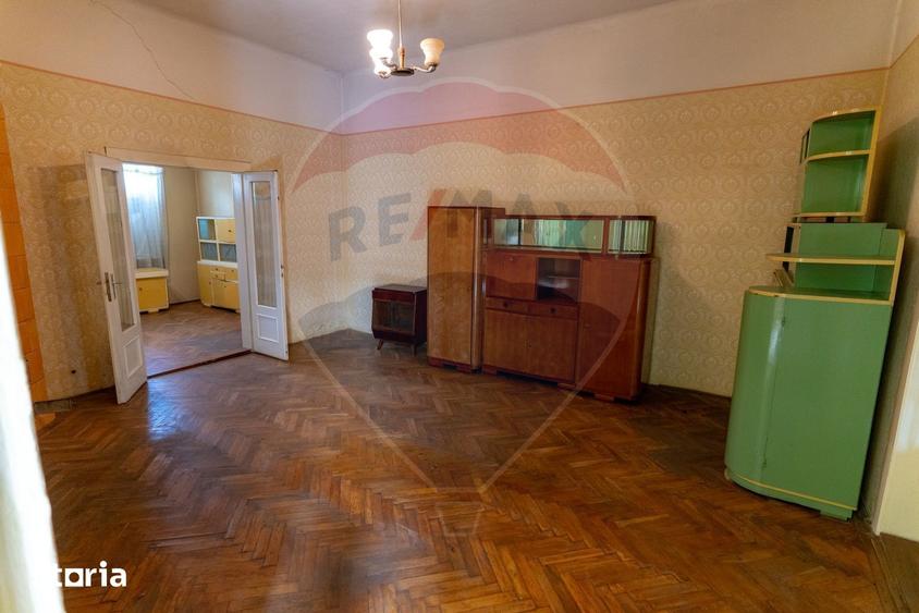 Casă cu 3 camere cu Teren 818 Mp în Central