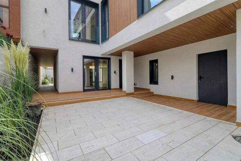 Casă individuală cu 5 camere cu Canalizare în Banu Manta