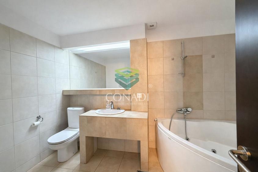 Apartament cu 4 camere decomandat în Băneasa