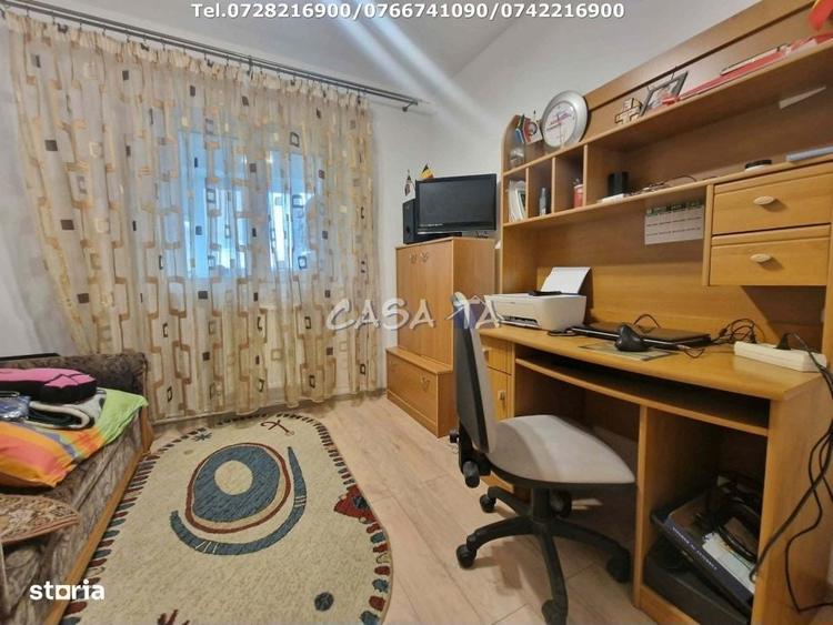 Apartament cu 4 camere decomandat în Central