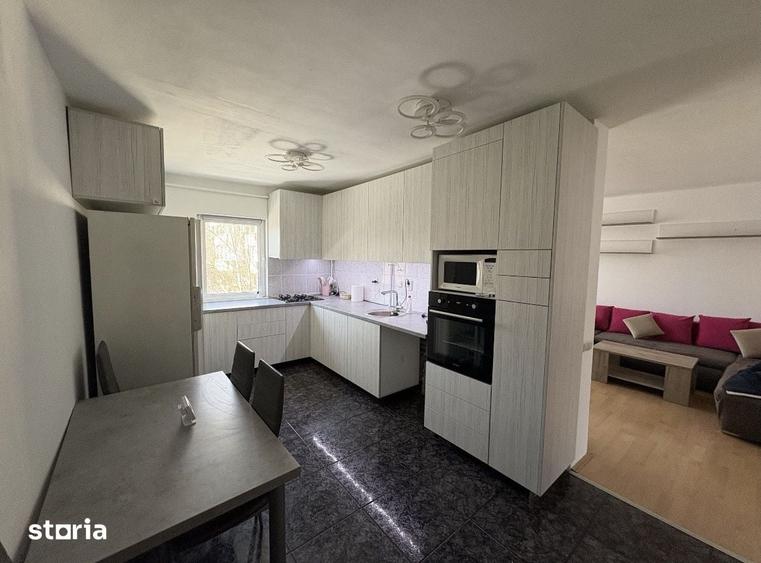 Apartament cu 4 camere în Asău