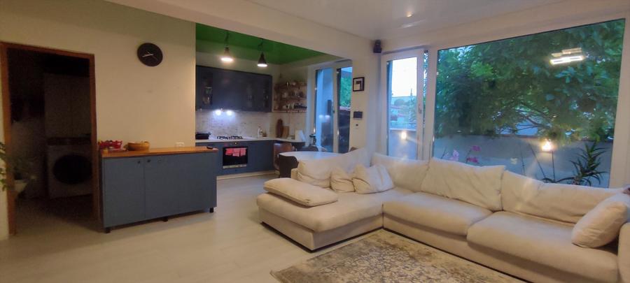 Casă individuală cu 5 camere cu Canalizare în Ultracentral