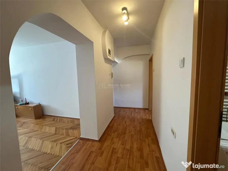 Apartament cu 3 camere semidecomandat în Luncă