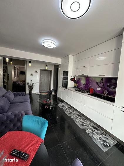 Apartament cu 3 camere în Piața Centrală