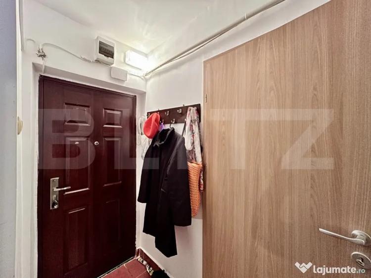 Apartament cu 3 camere semidecomandat în Andrei Mureșanu