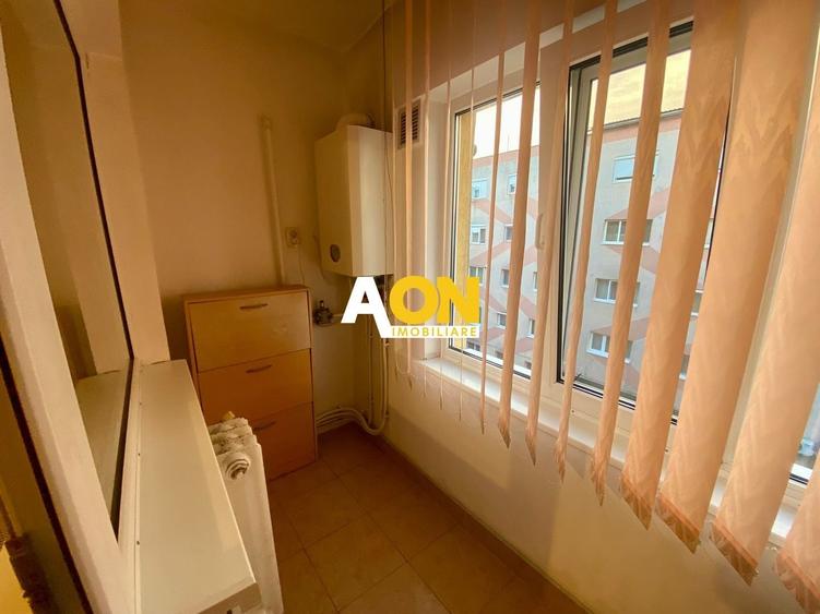 Apartament cu 2 camere semidecomandat, mobilat în Cetate