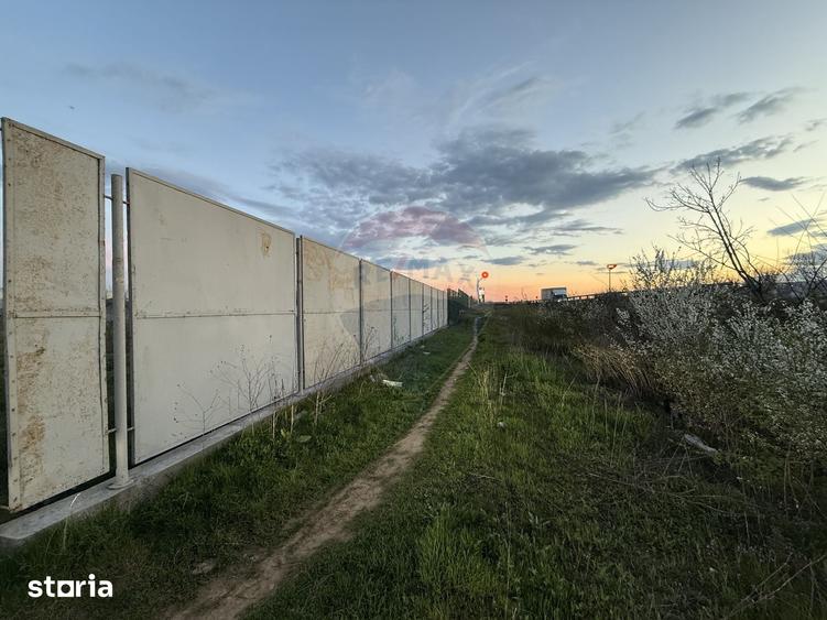 Teren de 3630 mp, în Central
