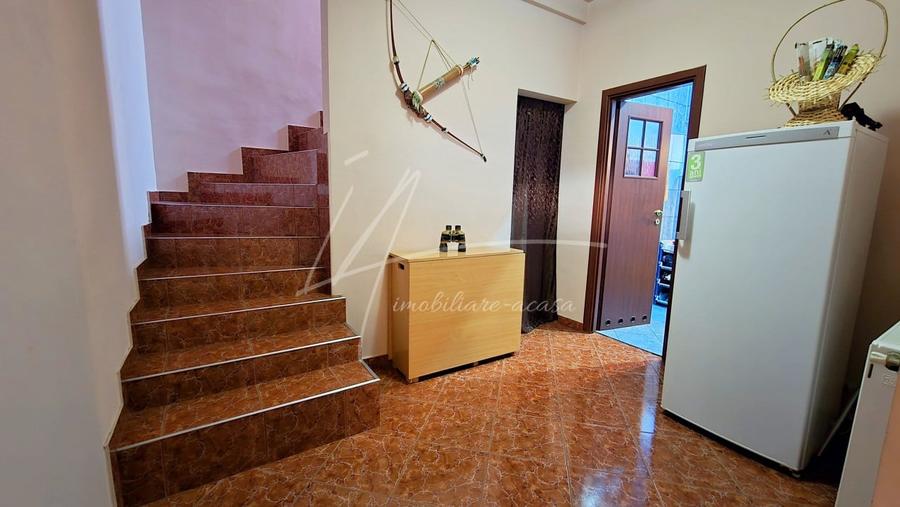 Casă individuală cu 5 camere cu Canalizare în Prelungirea Ghencea