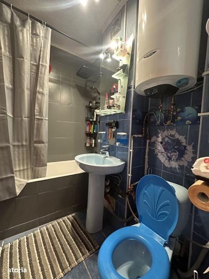 Apartament cu 3 camere semidecomandat în Cina