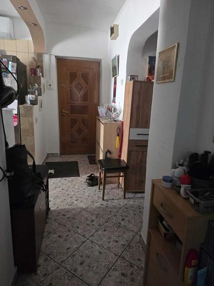 Apartament cu 3 camere decomandat în Sebastian