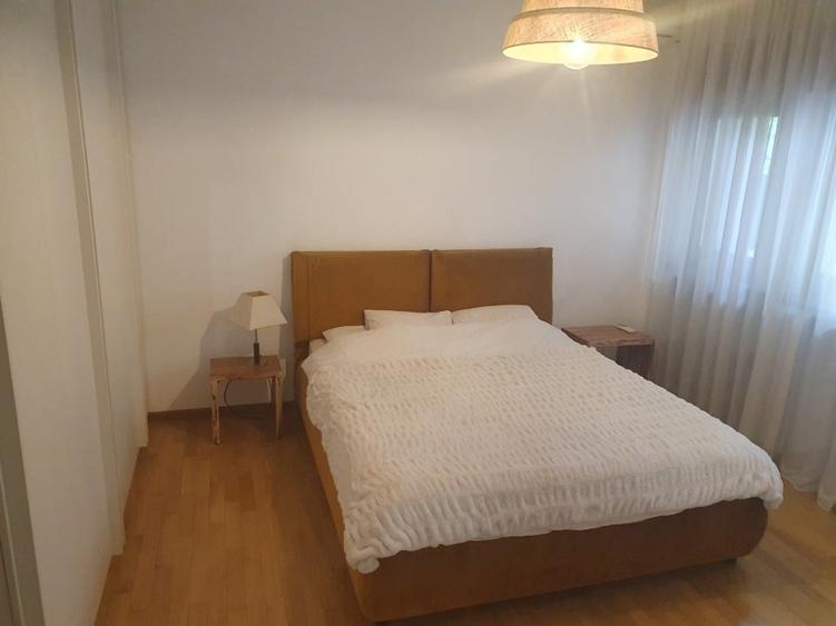 Apartament cu 4 camere decomandat, mobilat în Primăverii