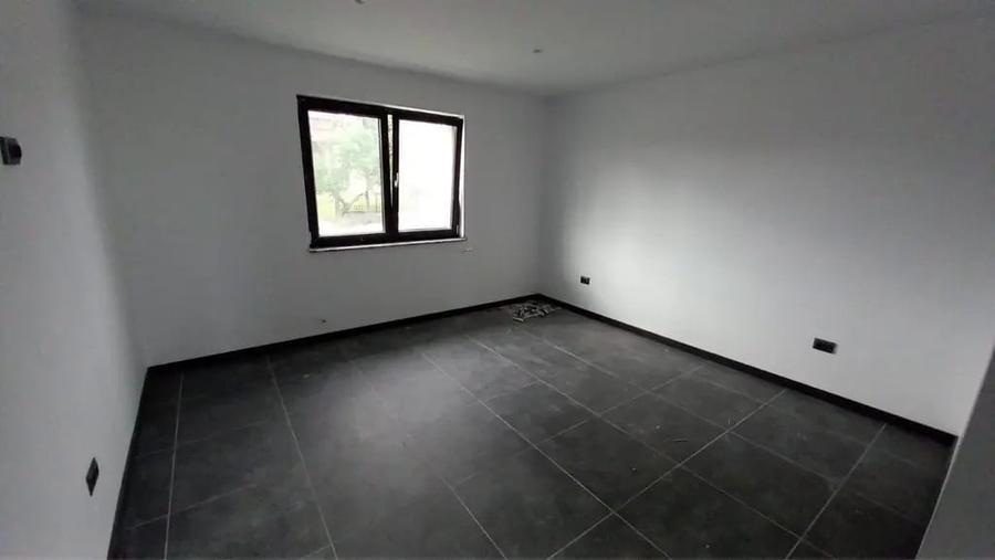 Casă cu 3 camere în Micula