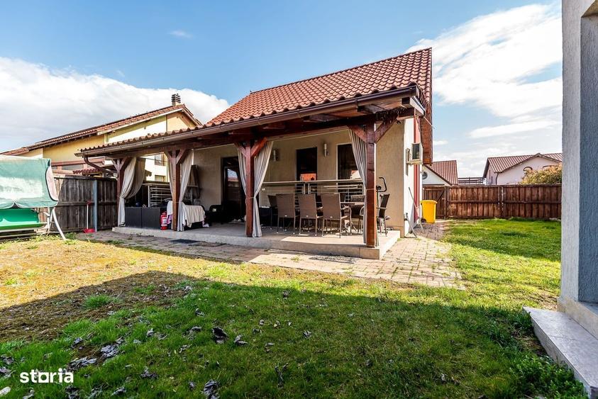 Casă cu 4 camere decomandat în Sânpaul