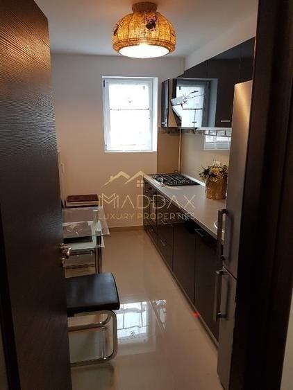 Apartament cu 2 camere semidecomandat, mobilat în Dorobanți