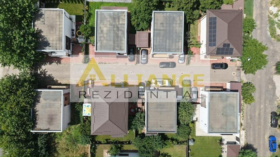 Casă individuală cu 4 camere cu Canalizare în Glina