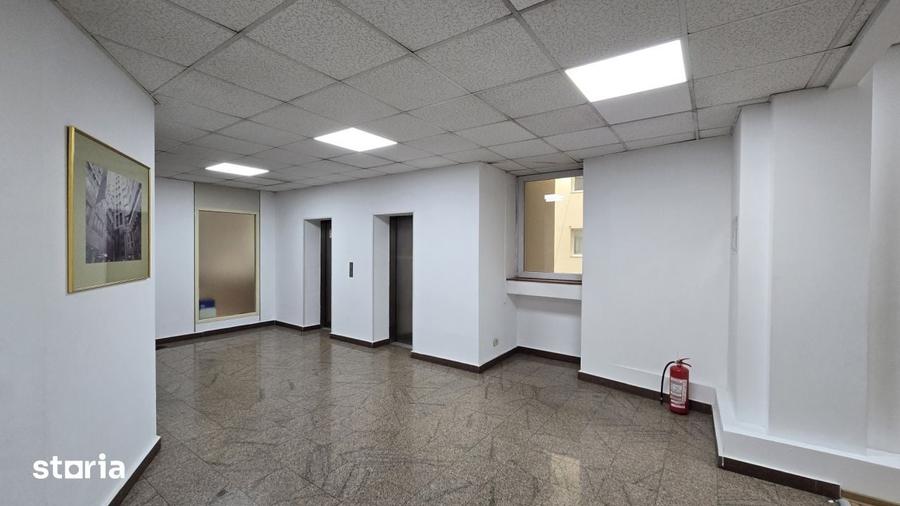 Spațiu comercial, de 84.5 mp, în Universitate
