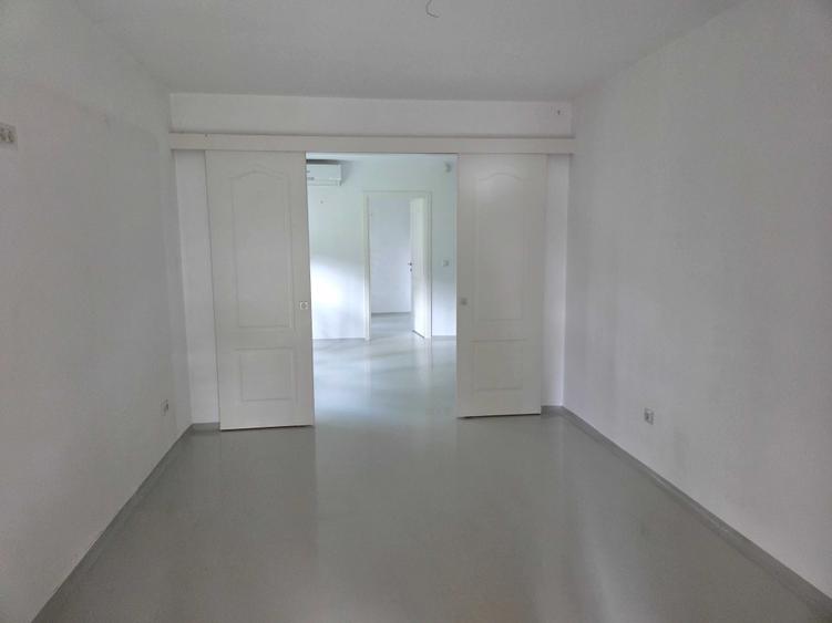 Apartament cu 2 camere semidecomandat în Exterior Vest