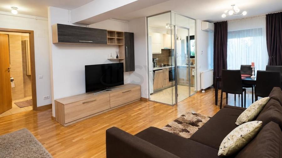 Apartament cu 2 camere semidecomandat, mobilat în Banu Manta