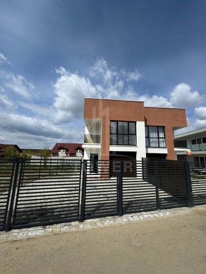 Casă individuală cu 4 camere cu Canalizare în Arhitecților - Calea Cisnădiei