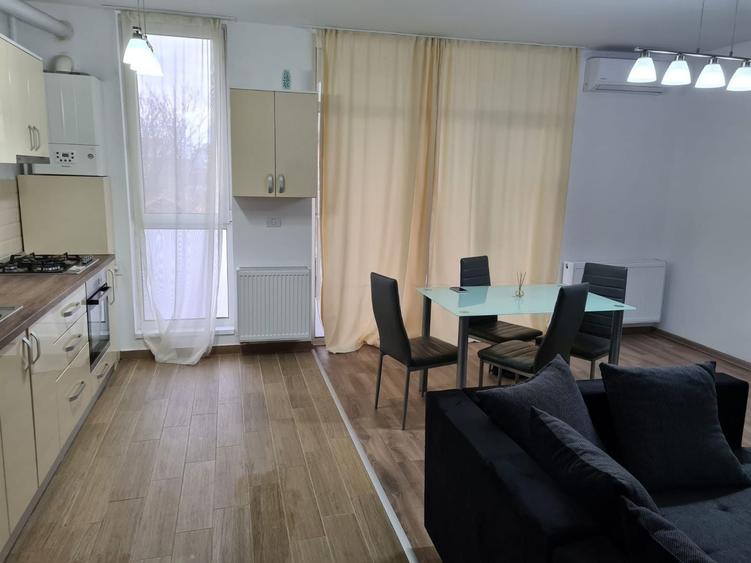 Apartament cu 2 camere decomandat în Complex Studențesc