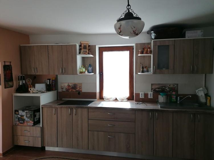 Casă cu 4 camere în Vadu Moldovei