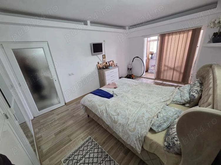 Apartament cu 4 camere decomandat în E3