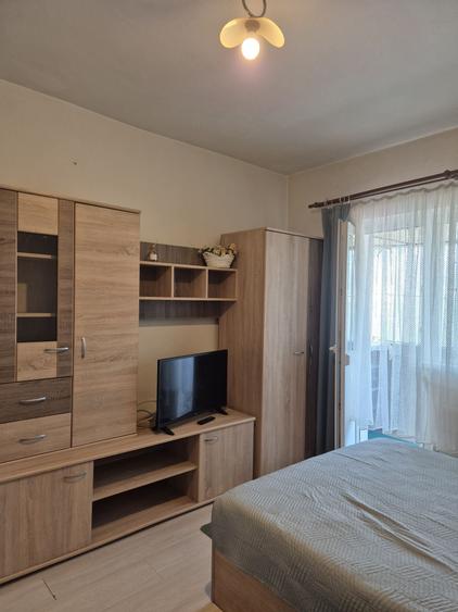 Garsonieră decomandată în Central