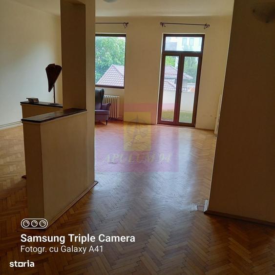 Apartament cu 4 camere în Mitropolie
