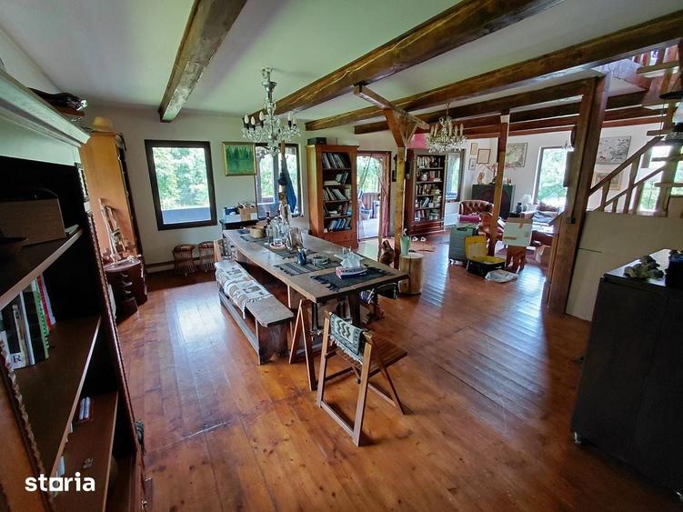 Casa structura autentica maramureseana Snagov la 200m DN1 Tancabesti - 12