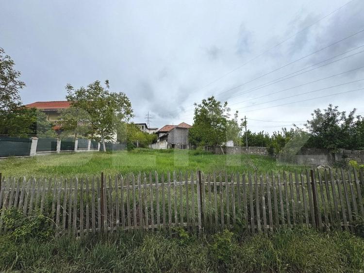 Teren Construcții intravilan de 998 mp, în Cetate