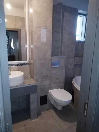 Apartament cu 3 camere decomandat în Tomis Plus