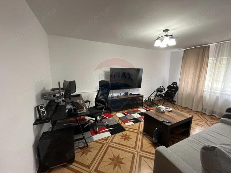 Apartament cu 3 camere decomandat în Gorjului