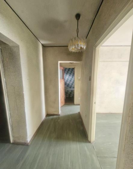 Apartament cu 3 camere decomandat în Drumul Taberei