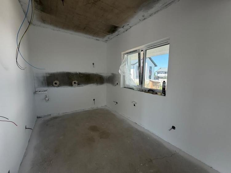 Casă cu 3 camere cu Teren 380 Mp în Berceni