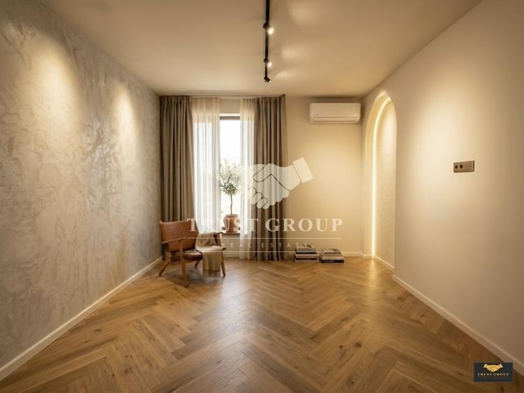 Apartament cu 3 camere decomandat, mobilat în P-ța Unirii