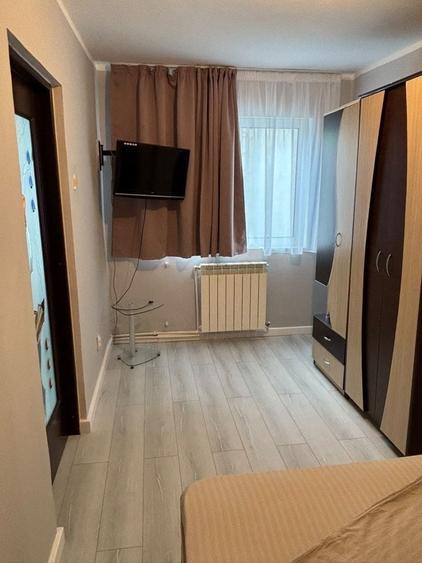 Apartament cu 3 camere în Micro 40