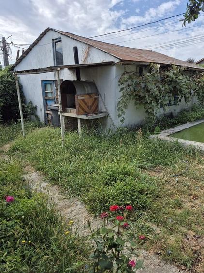 Casă cu 3 camere cu Teren 1065 Mp în Domnești