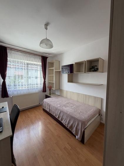 Apartament cu 3 camere decomandat în Bartolomeu