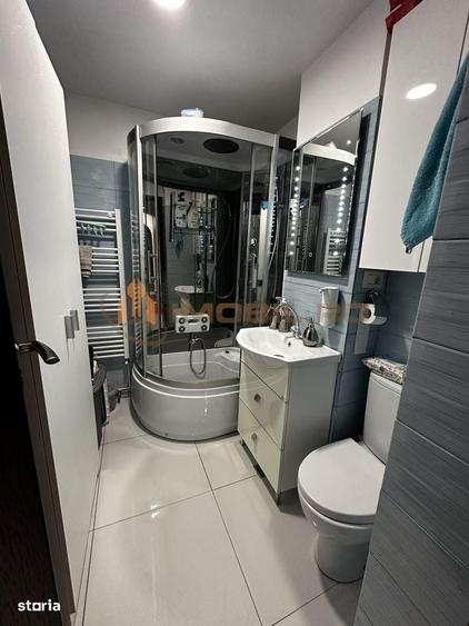 Apartament cu 3 camere semidecomandat în Alexandru cel Bun
