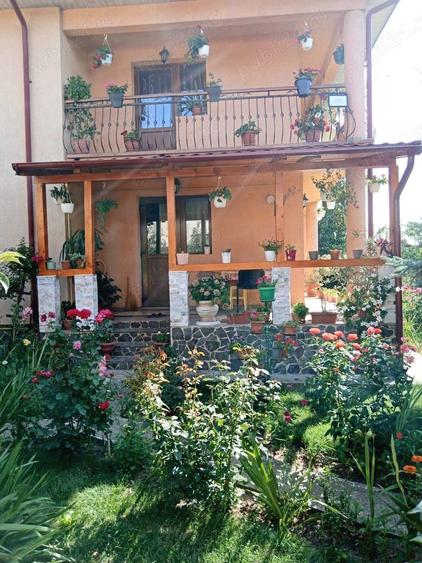 Casă cu 5 camere cu Teren 576 Mp în Roman