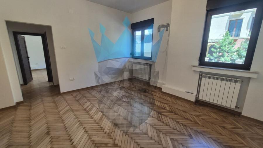 Birou, de 68.699996948242 mp, în Batistei