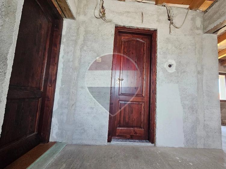 Casă cu 3 camere cu Teren 719 Mp în Central