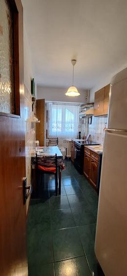 Apartament cu 4 camere decomandat în Pantelimon