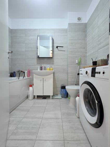 Apartament cu 2 camere în Apărătorii Patriei