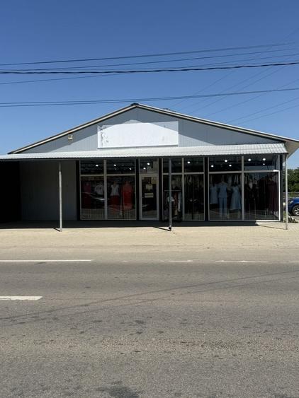 Spațiu comercial, de 500 mp, în Mărăcineni