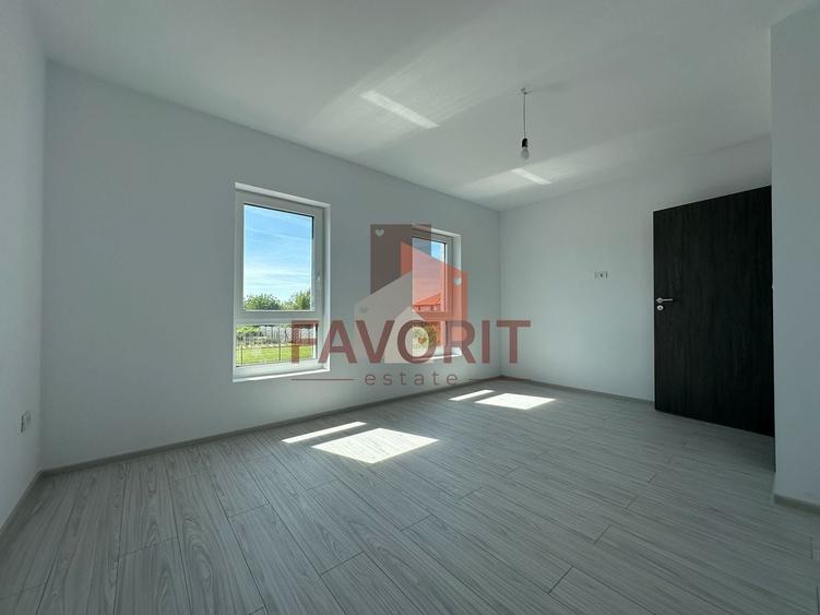 Duplex cu 4 camere cu Canalizare în Săcălaz