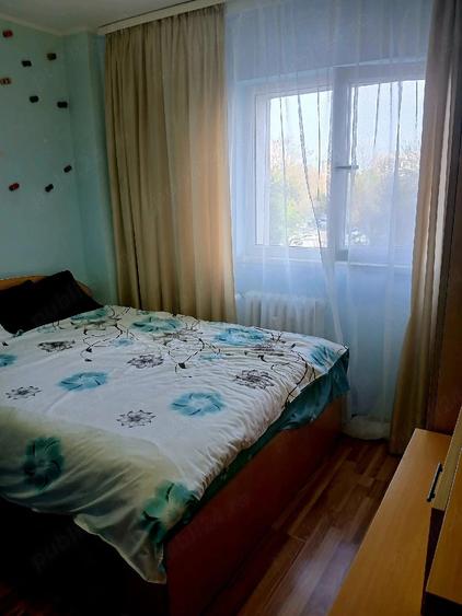 Apartament cu 3 camere semidecomandat în Dristor