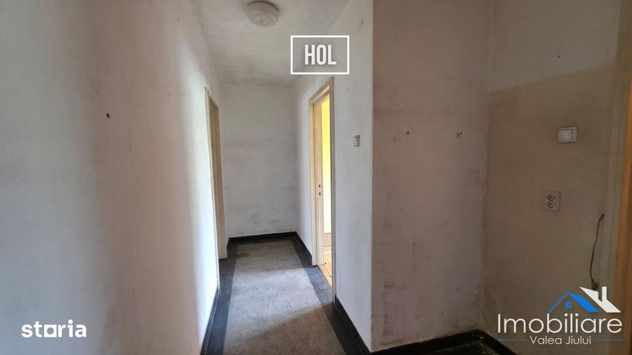 Apartament cu 3 camere în Lupeni